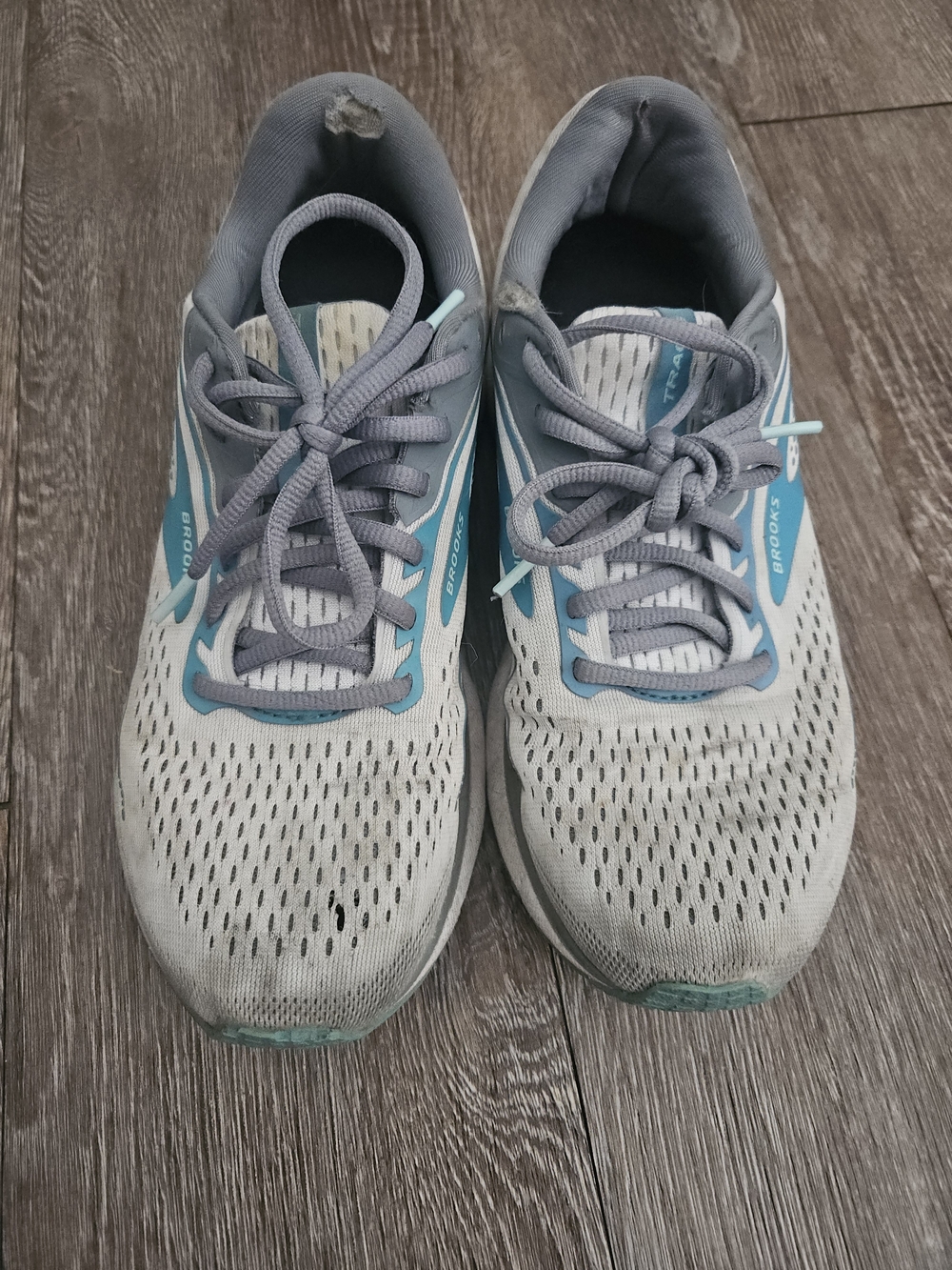 Brooks Sneaker Bundle Womens Size 8